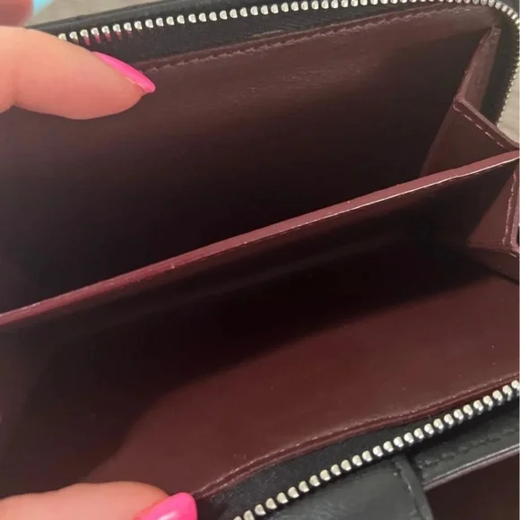 Chanel quilted lambskin zipped wallet - Picture 7 of 11